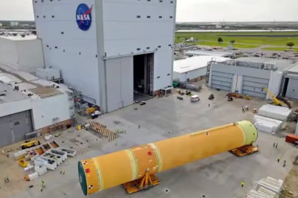 El jefe de la NASA debió aclarar por qué no se incluyó a una mujer en la próxima misión de Artemis con miras a la Luna