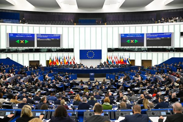 El Parlamento Europeo pidió suspender el diálogo entre la UE y Cuba si el régimen no da pasos concretos hacia la democracia