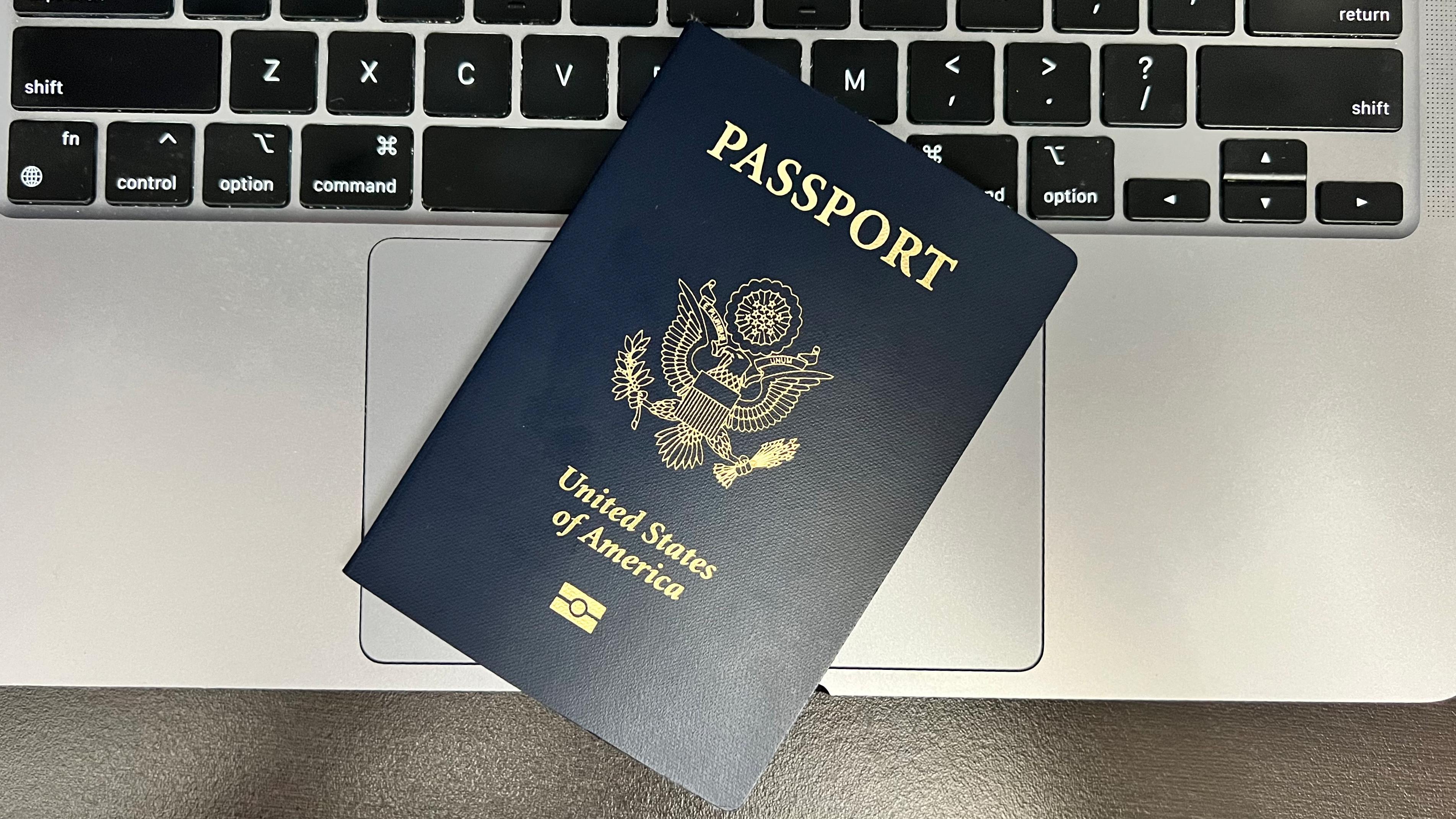 La caída del pasaporte de Estados Unidos se explicó por la baja en el índice de movilidad, que mide el ingreso sin visado, con visado a la llegada o con autorización electrónica. (Opy Morales/Infobae)