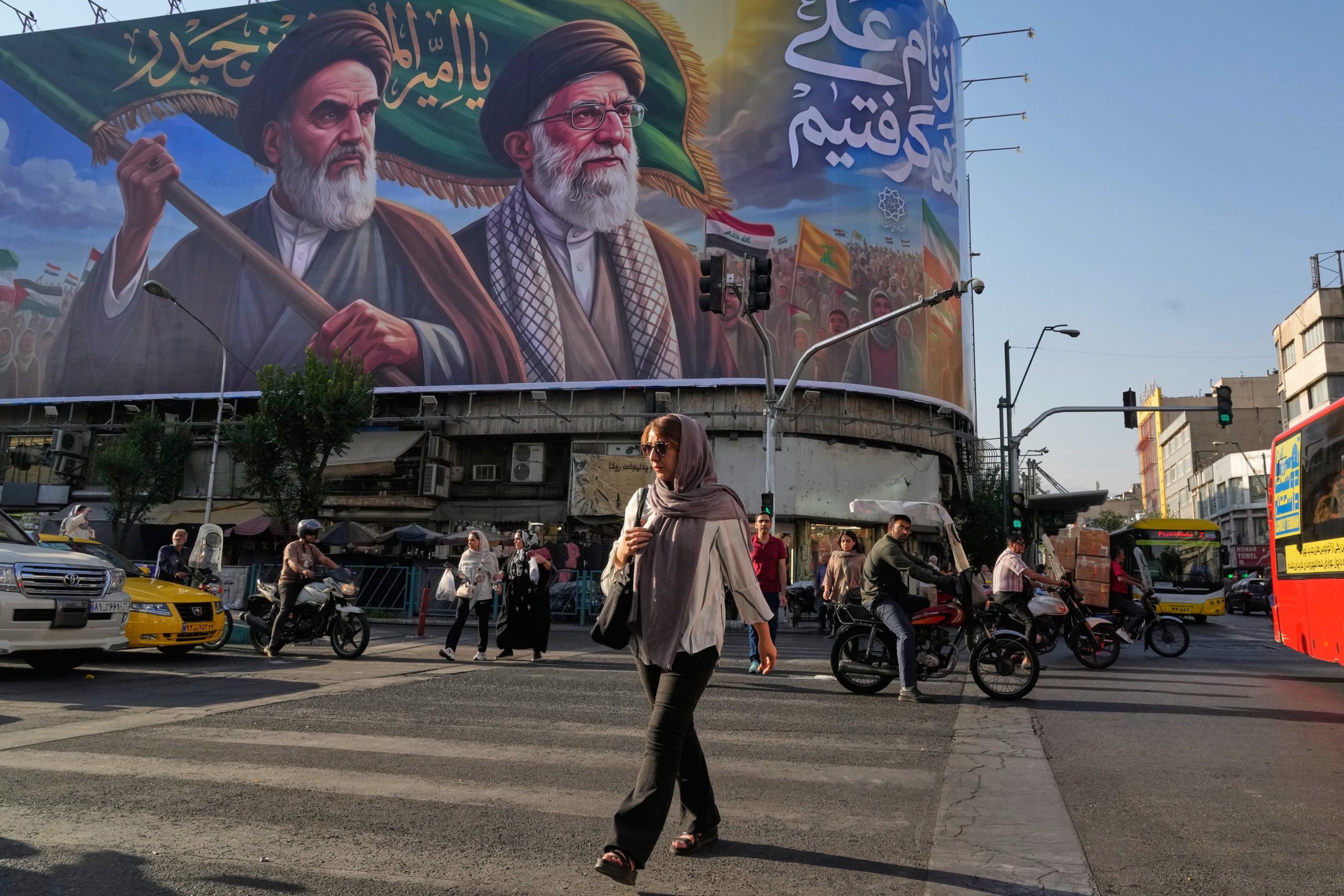 El régimen de Irán defendió sus ataques contra Israel pero mantiene abierta la vía diplomática