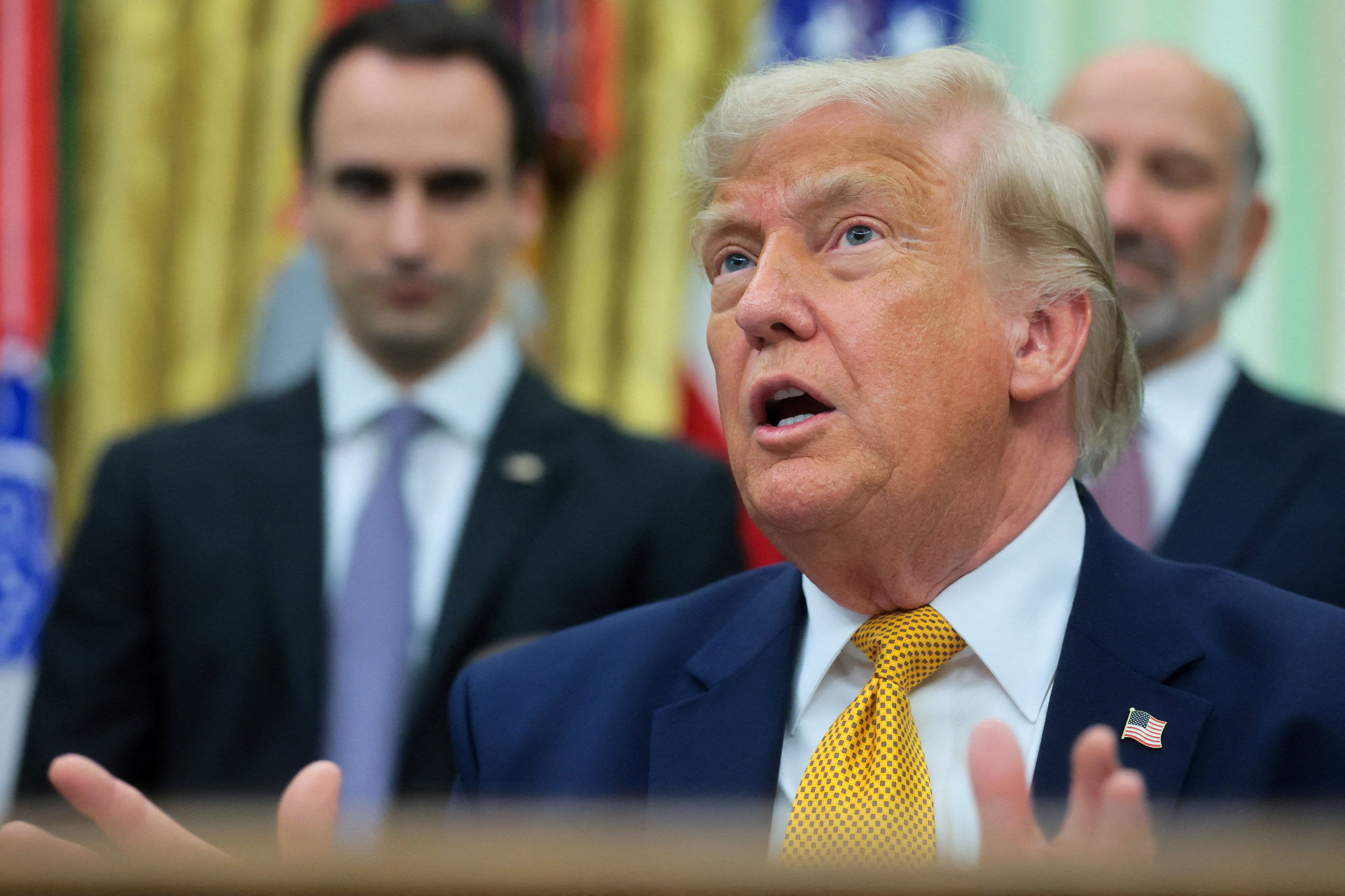 Las declaraciones llegaron horas después de que Trump asegurara que Estados Unidos mantiene el control de esa ruta marítima y cuenta con capacidad para garantizar la seguridad de la navegación (REUTERS)