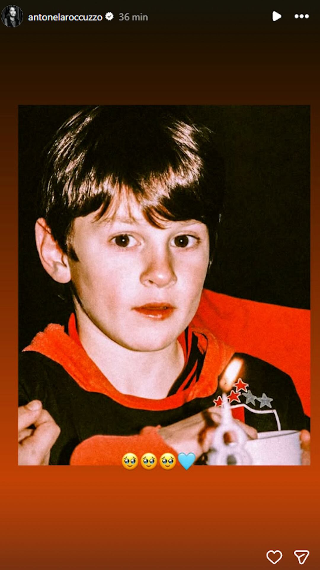 Un joven Lionel Messi celebrando su octavo cumpleaños