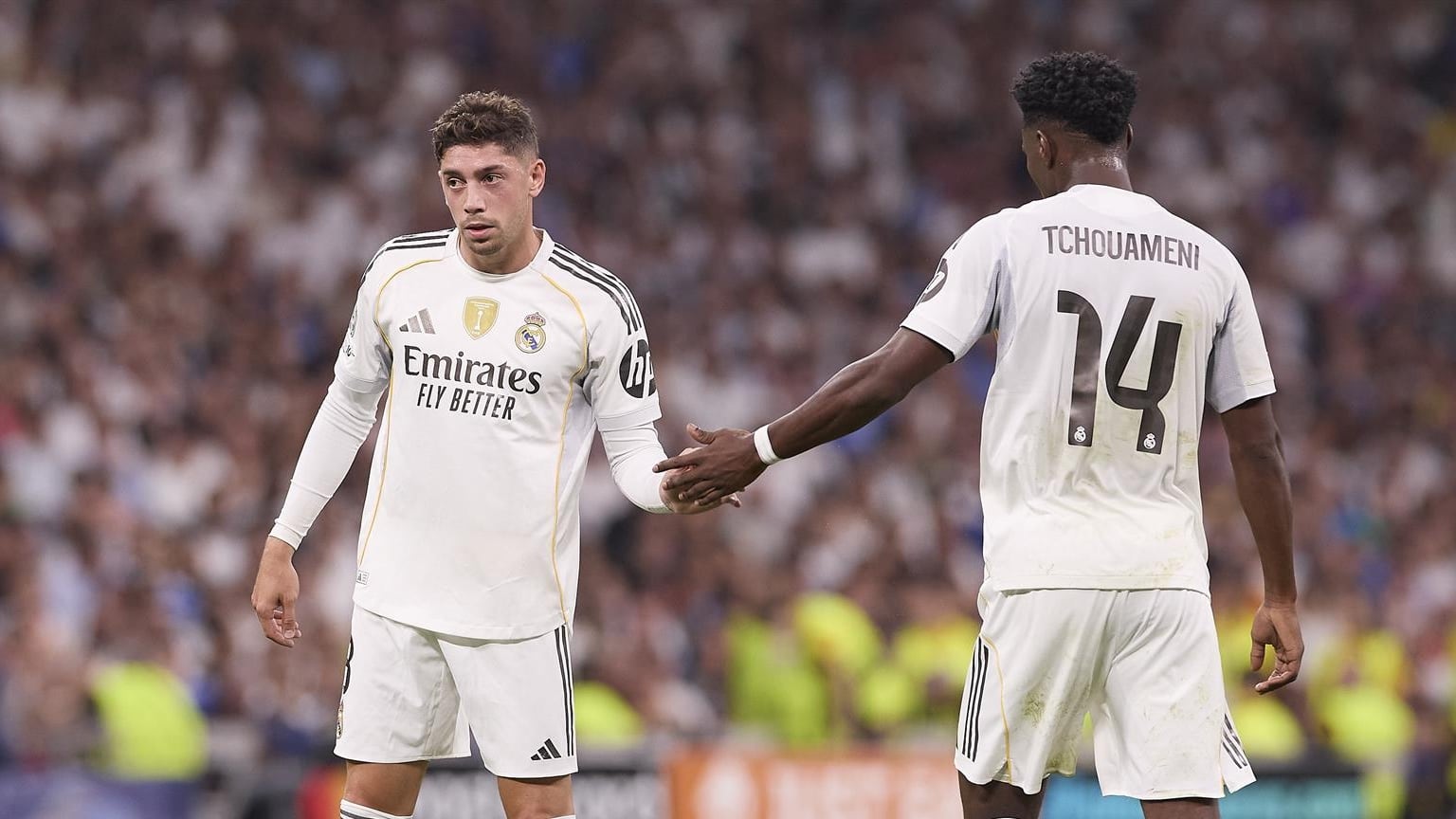 El Real Madrid decidió una multa económica a Valverde y Tchouameni de 500.000 euros
