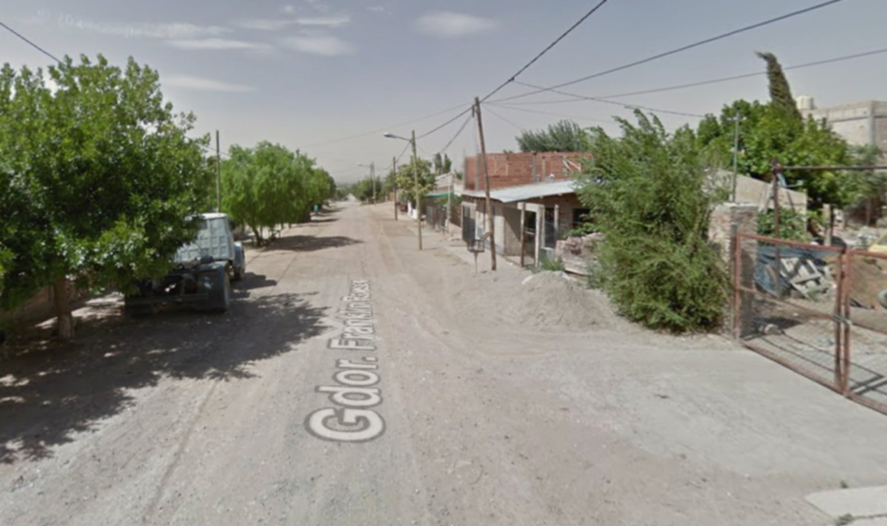 La calle Gobernador Franklin R. en Neuquén, escenario del asesinato de un hombre y la detención de una mujer. (Google Maps)