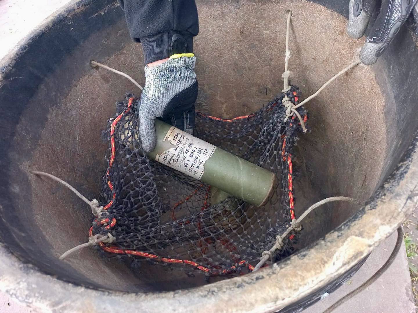 El contenedor de granada de fusil antitanque se acopla al cañón de un fusil y se propulsa mediante un cartucho especial (Foto: Ministerio de Seguridad de la Provincia de Jujuy)