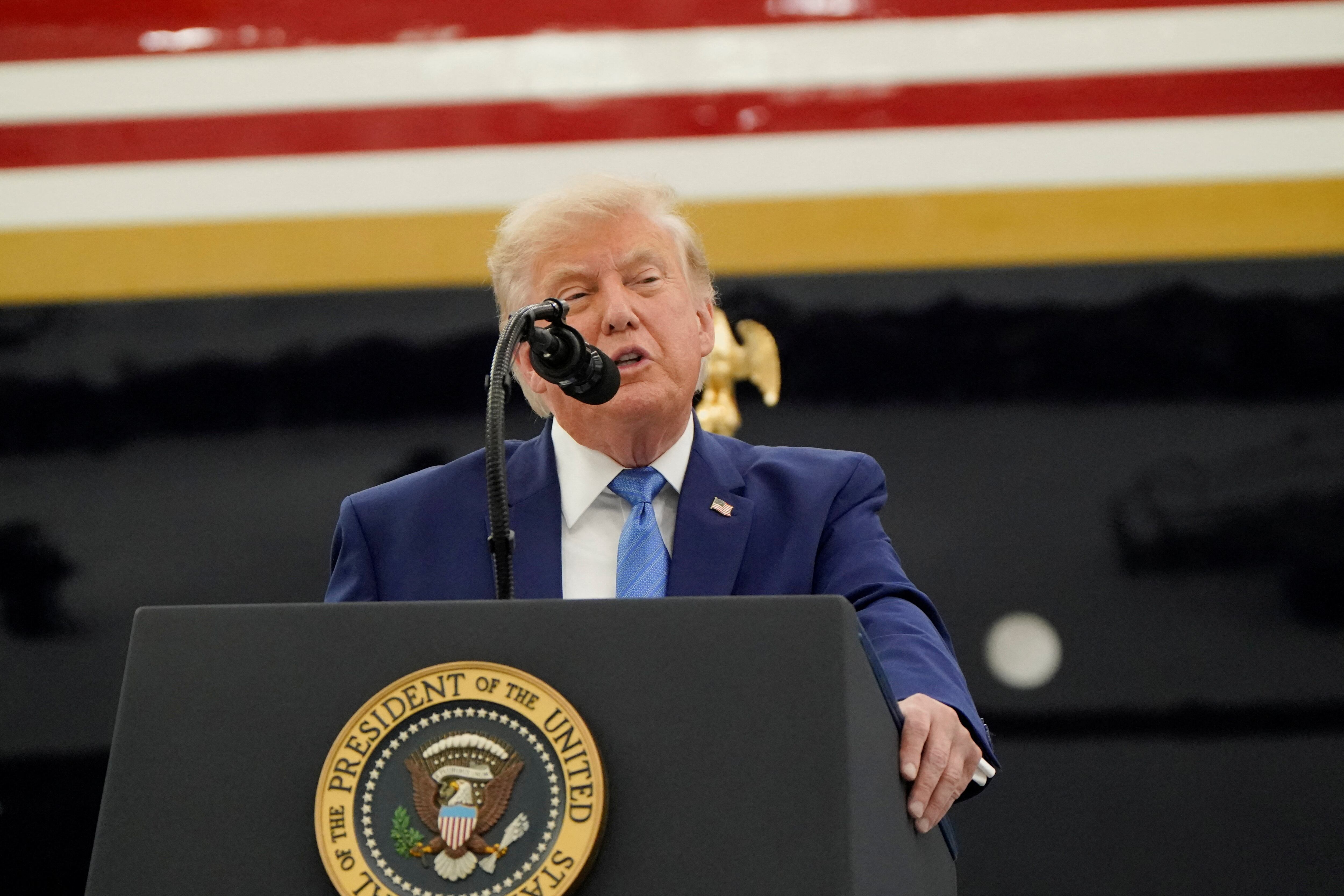 La administración Trump sostiene que Estados Unidos enfrenta un “conflicto armado” con los cárteles y otras organizaciones criminales de la región (REUTERS)