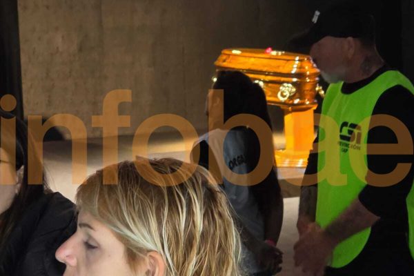 Exclusivo: las primeras imágenes de la capilla ardiente donde una multitud despide al Indio Solari