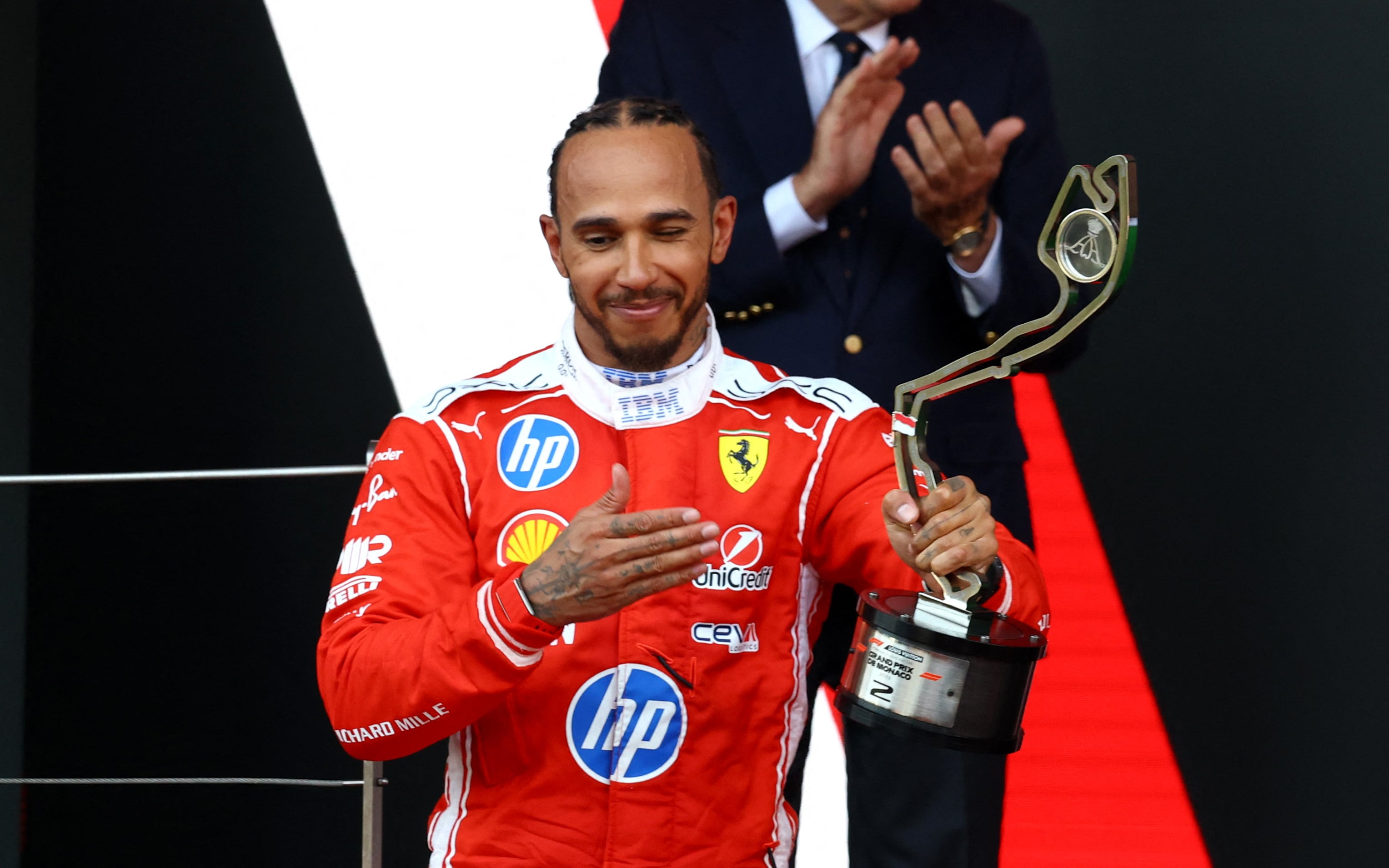 Lewis Hamilton celebra su segundo puesto en Mónaco (REUTERS/Yves Herman)