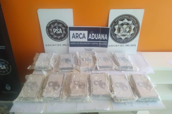 Extraditan a los franceses acusados de exportar cocaína desde Argentina a París: su curiosa fuga a Uruguay