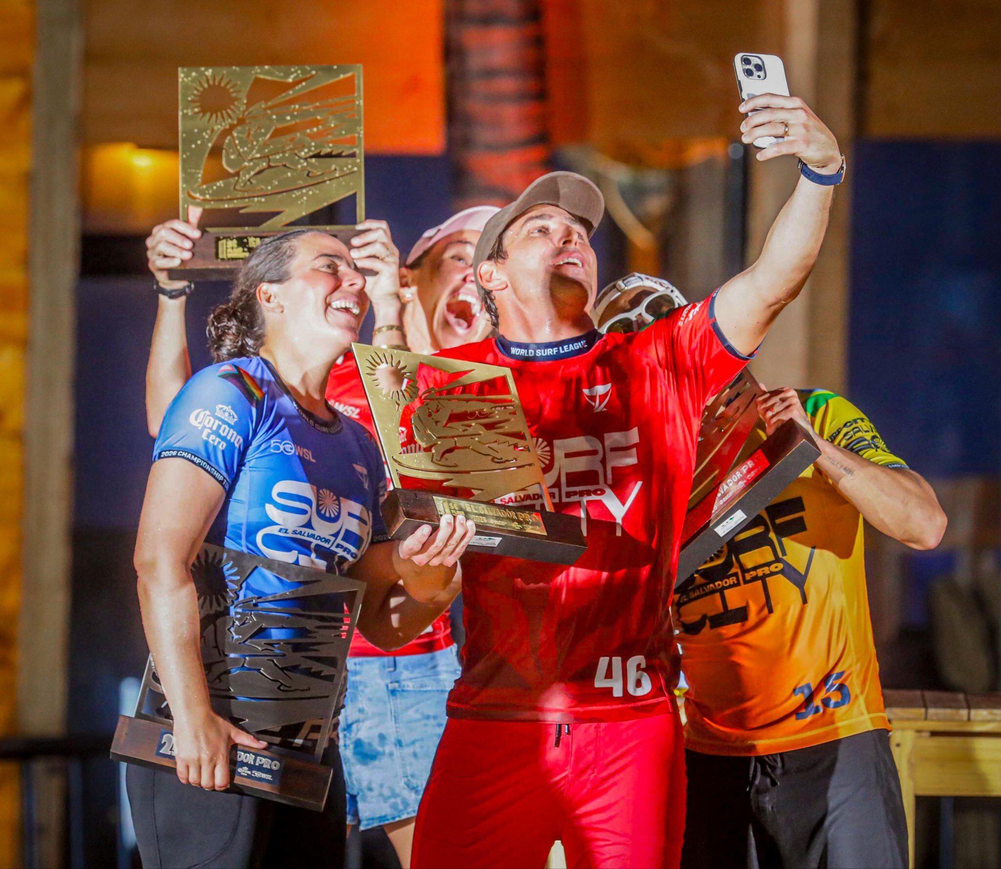 Tras la competencia, se celebró la ceremonia de premiación en la propia playa Punta Roca, reconocida por sus condiciones ideales para el surf. (Cortesía: Secretaría de Prensa)