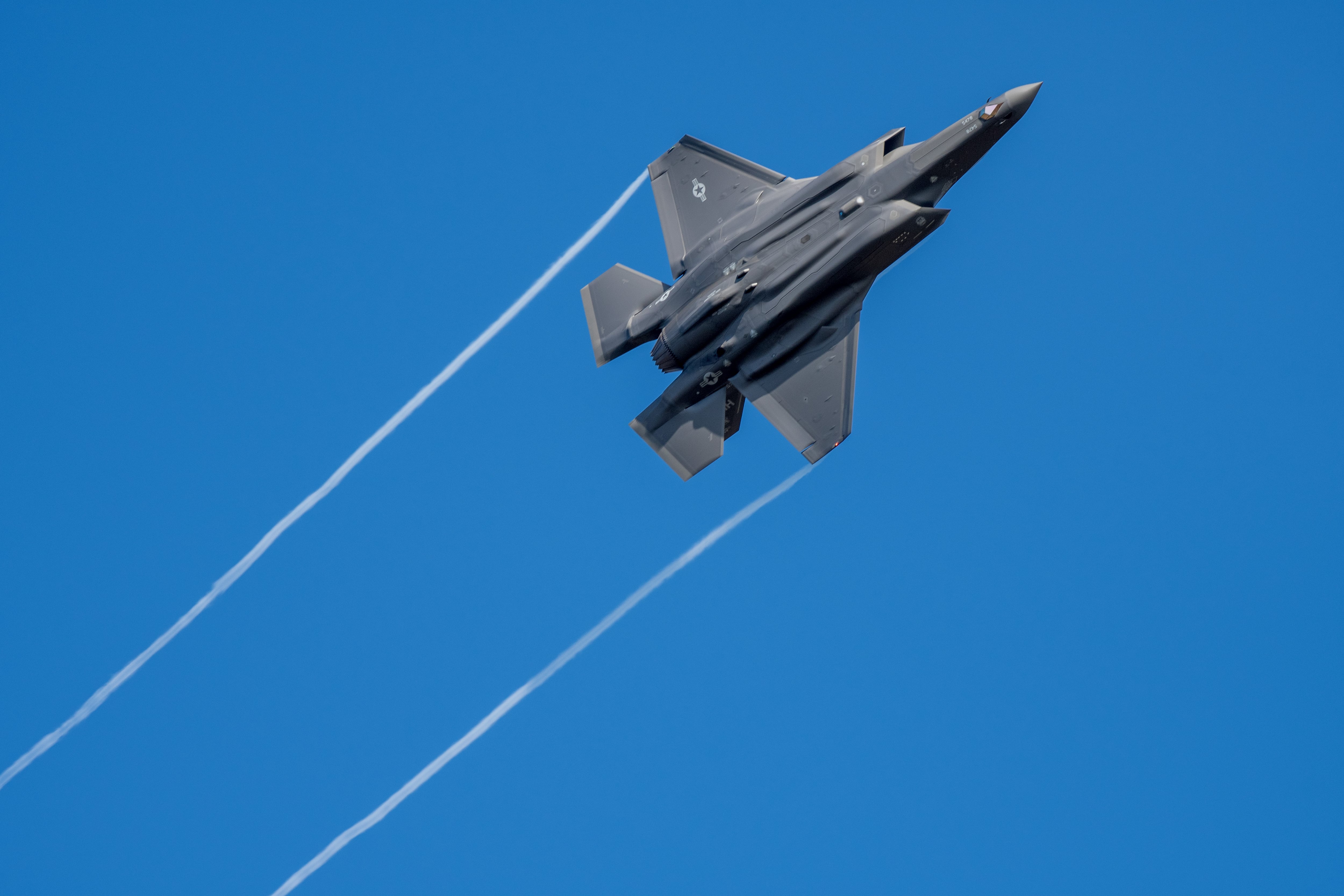 Un avión de combate F-35 estadounidense en el espacio aéreo alemán (EP) 