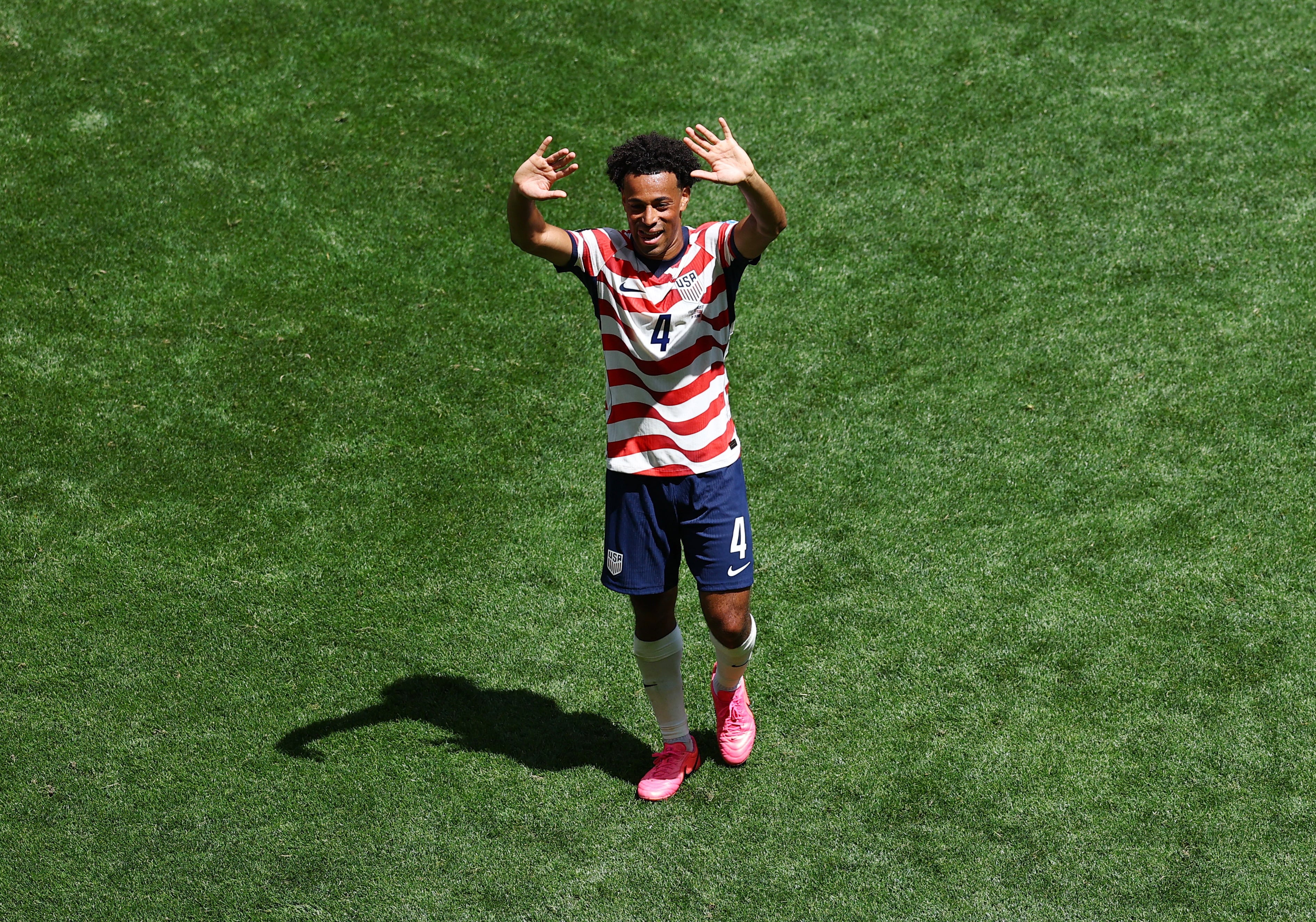 Tyler Adams se consolidó como el corazón de Estados Unidos por su lectura defensiva, su liderazgo y su papel central en la presión del equipo durante la fase de grupos del Mundial (REUTERS/Agustin Marcarian)