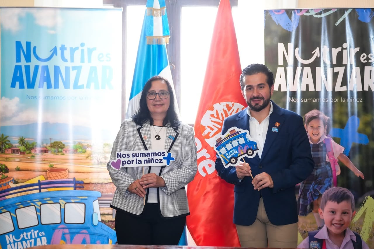 Karin Herrera formalizó la incorporación de CARE Guatemala a la estrategia Nutrir es Avanzar para prevenir y reducir la desnutrición aguda infantil en municipios priorizados.(Vicepresidencia de la República de Guatemala)
