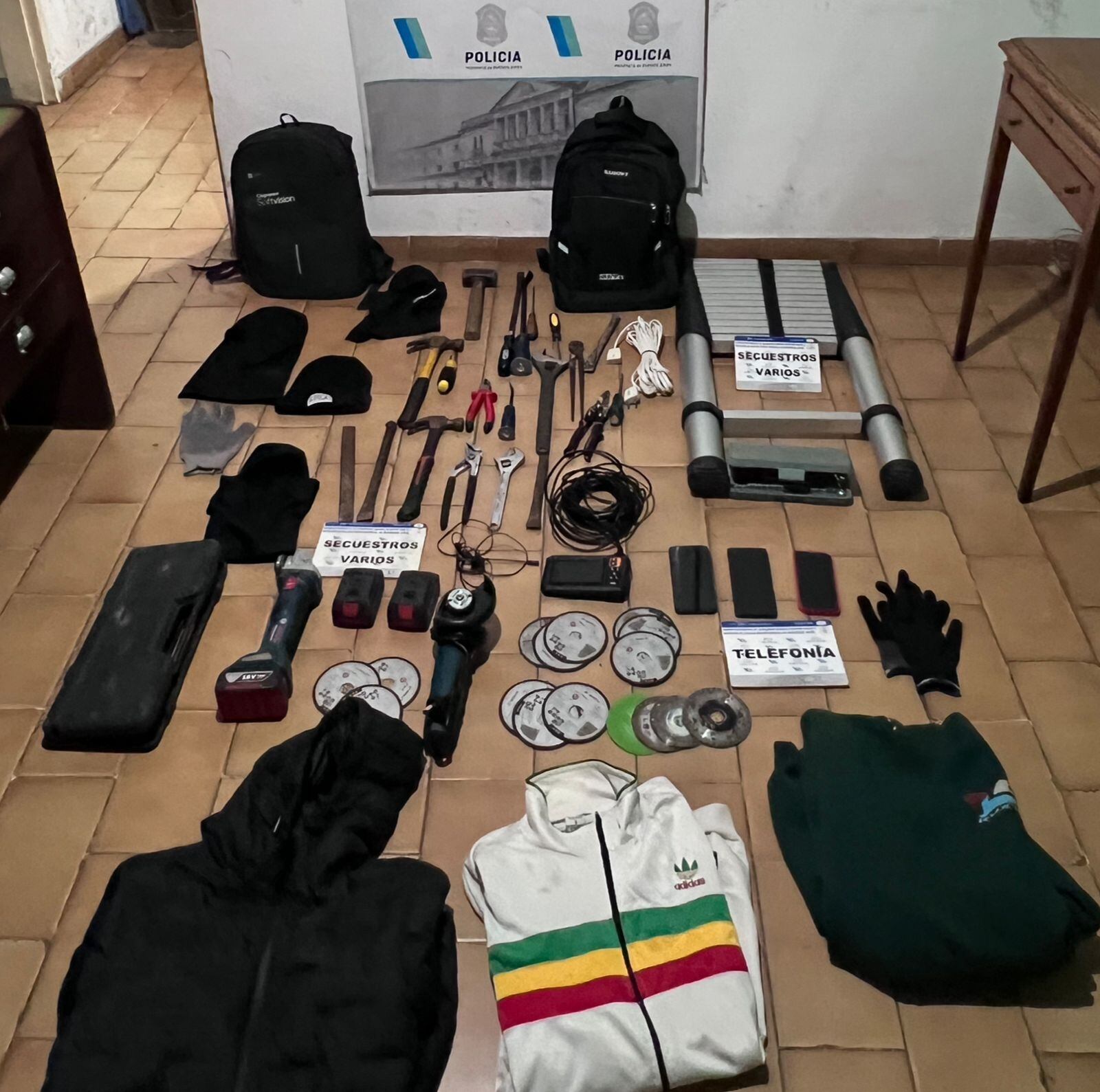Los delincuentes contaban con sofisticado equipamiento