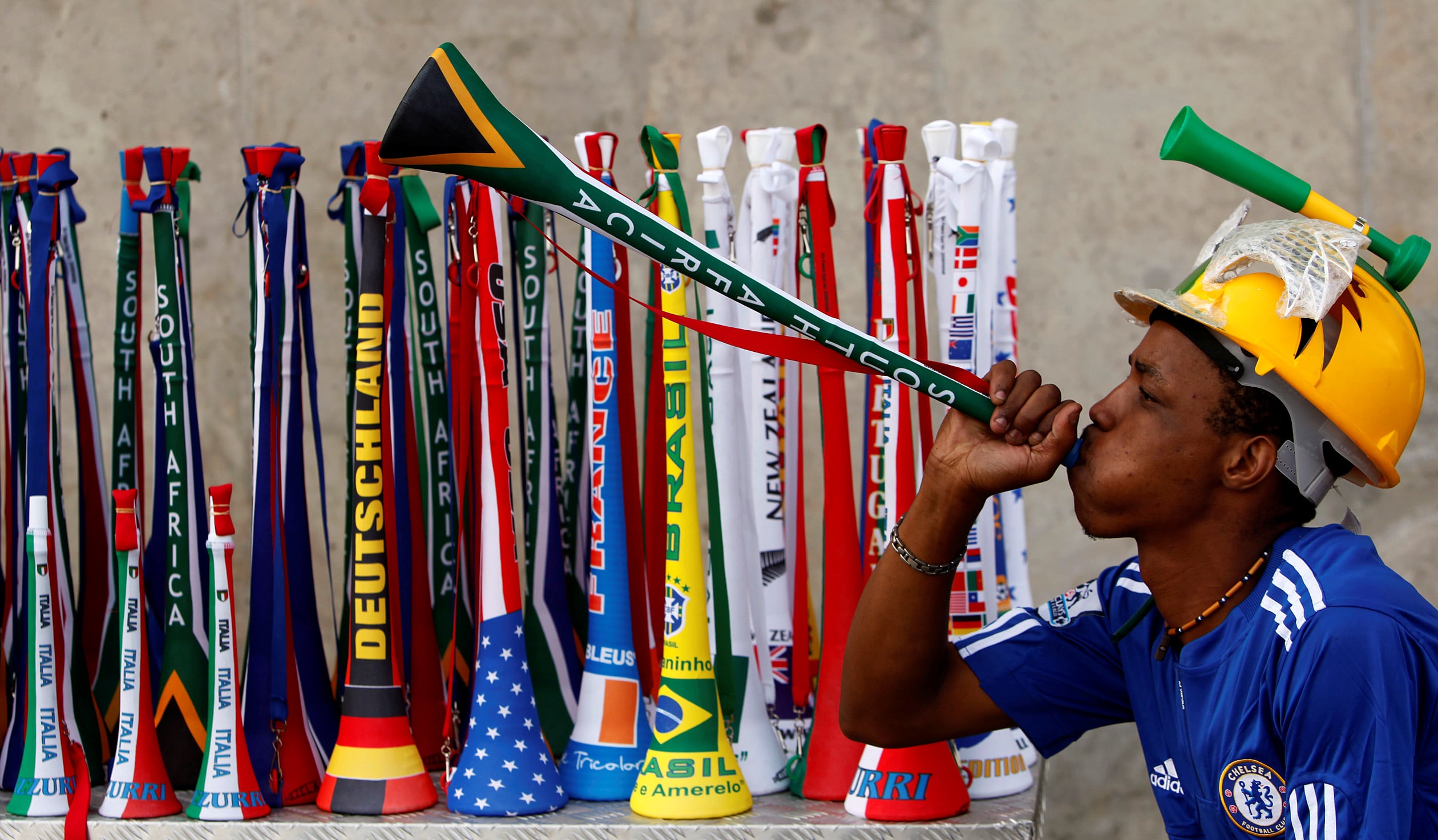 FIFA prohibió las vuvuzelas para el Mundial 2026 (REUTERS/Siphiwe Sibeko/File Photo)