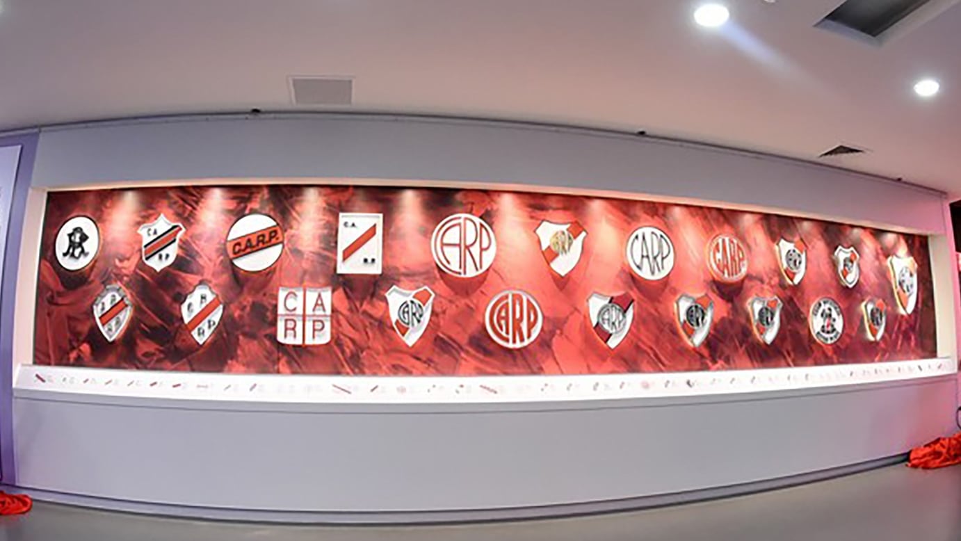 Cómo fue modificándose el emblema a lo largo de la historia (Foto: Museo River)