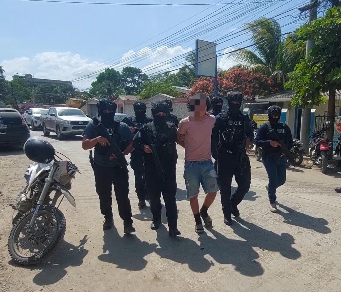 La captura se ejecutó en la aldea La Ceibita, en el Bajo Aguán. Rommel Martínez confirmó la detención ante medios de comunicación. (Foto: Policía Nacional)