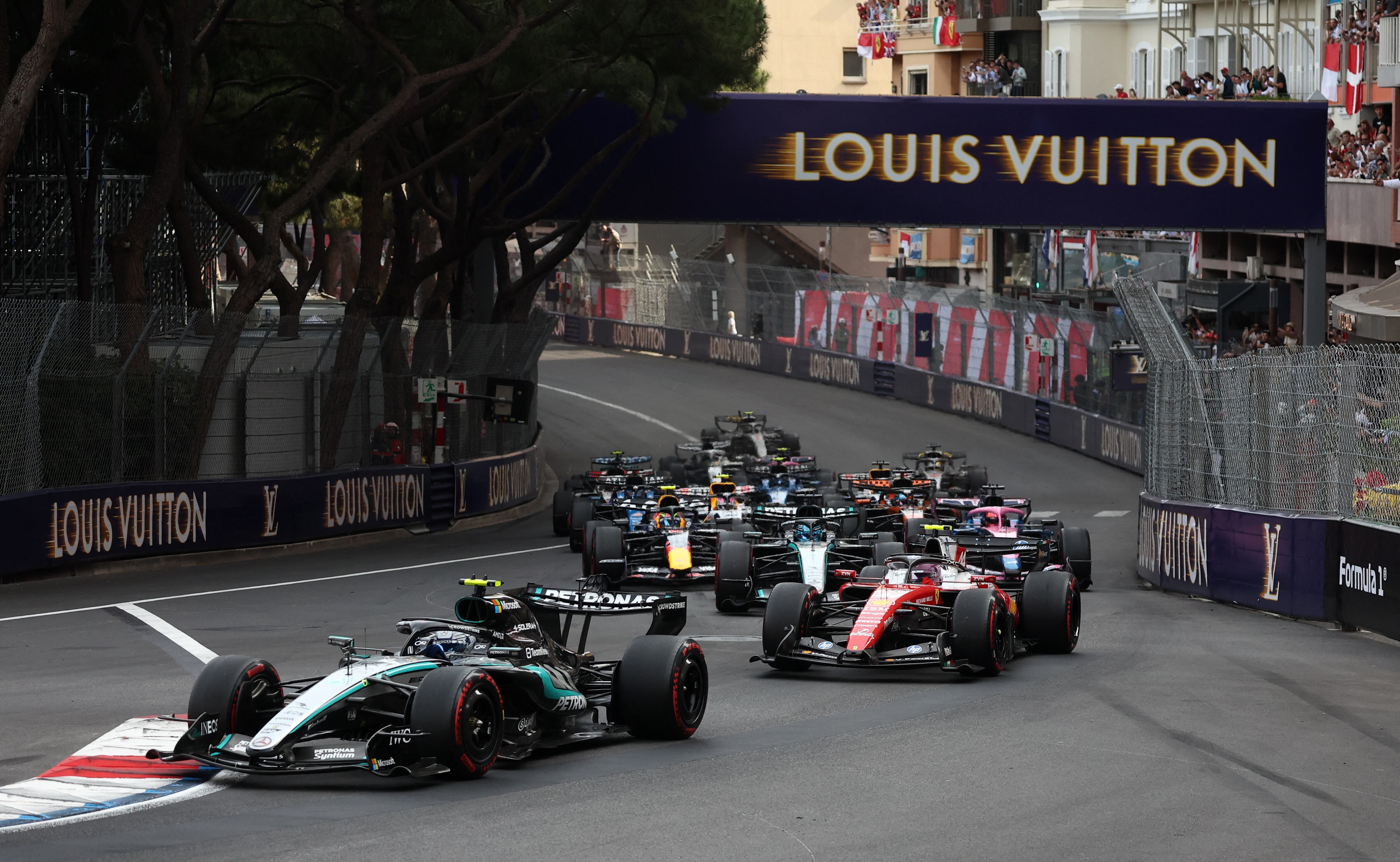 Los responsables de la F1 anunciaron cambios que afectarán la gestión de los motores y eso llevaría a más improvisación de los pilotos, ergo más pelea en la pista (REUTERS/Jakub Porzycki)