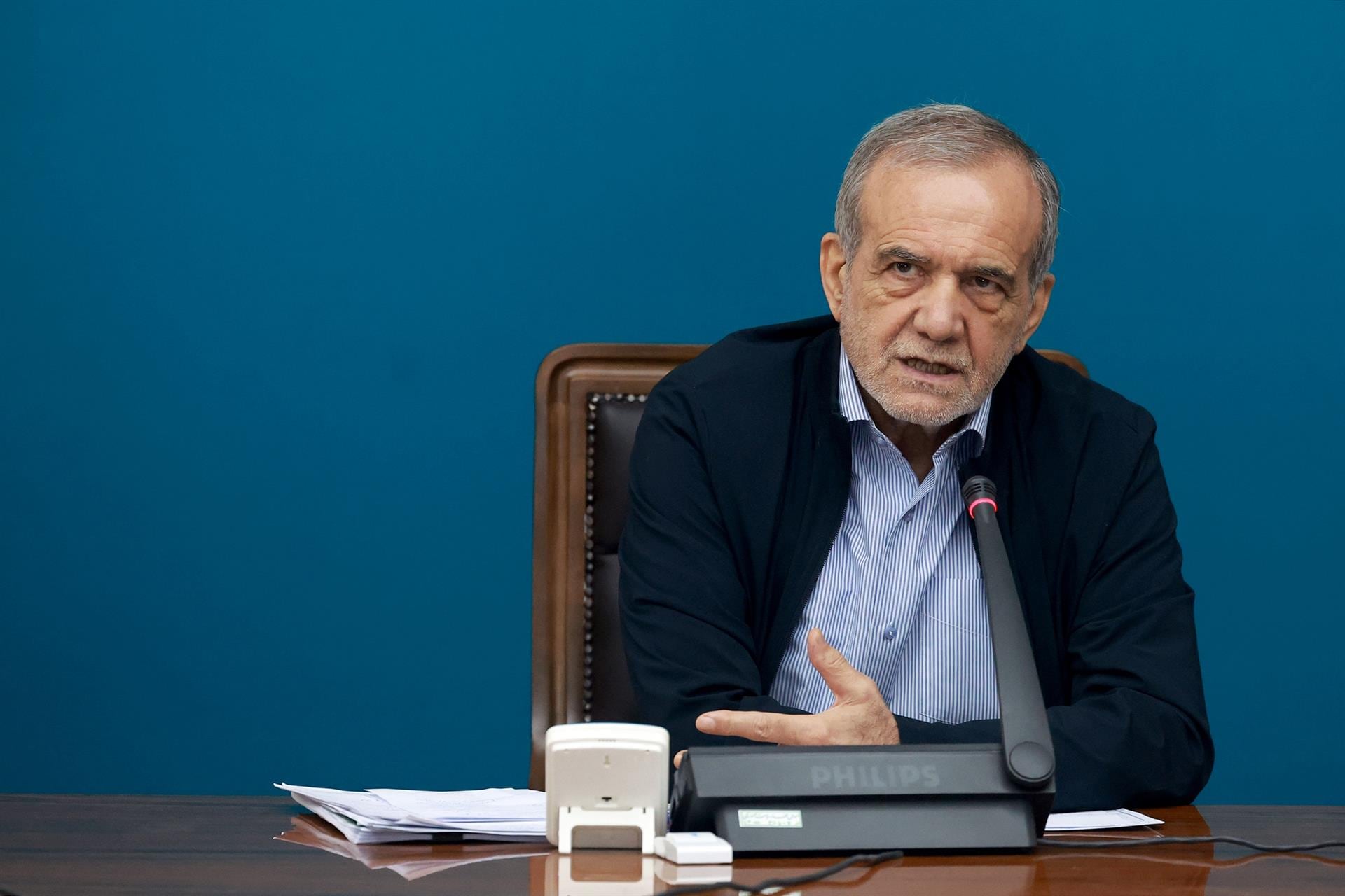 El presidente iraní, Masud Pezeshkian, declaró tras el anuncio del cese de los ataques contra Israel que su país no había “abandonado ni el campo de batalla ni la mesa de negociaciones“.