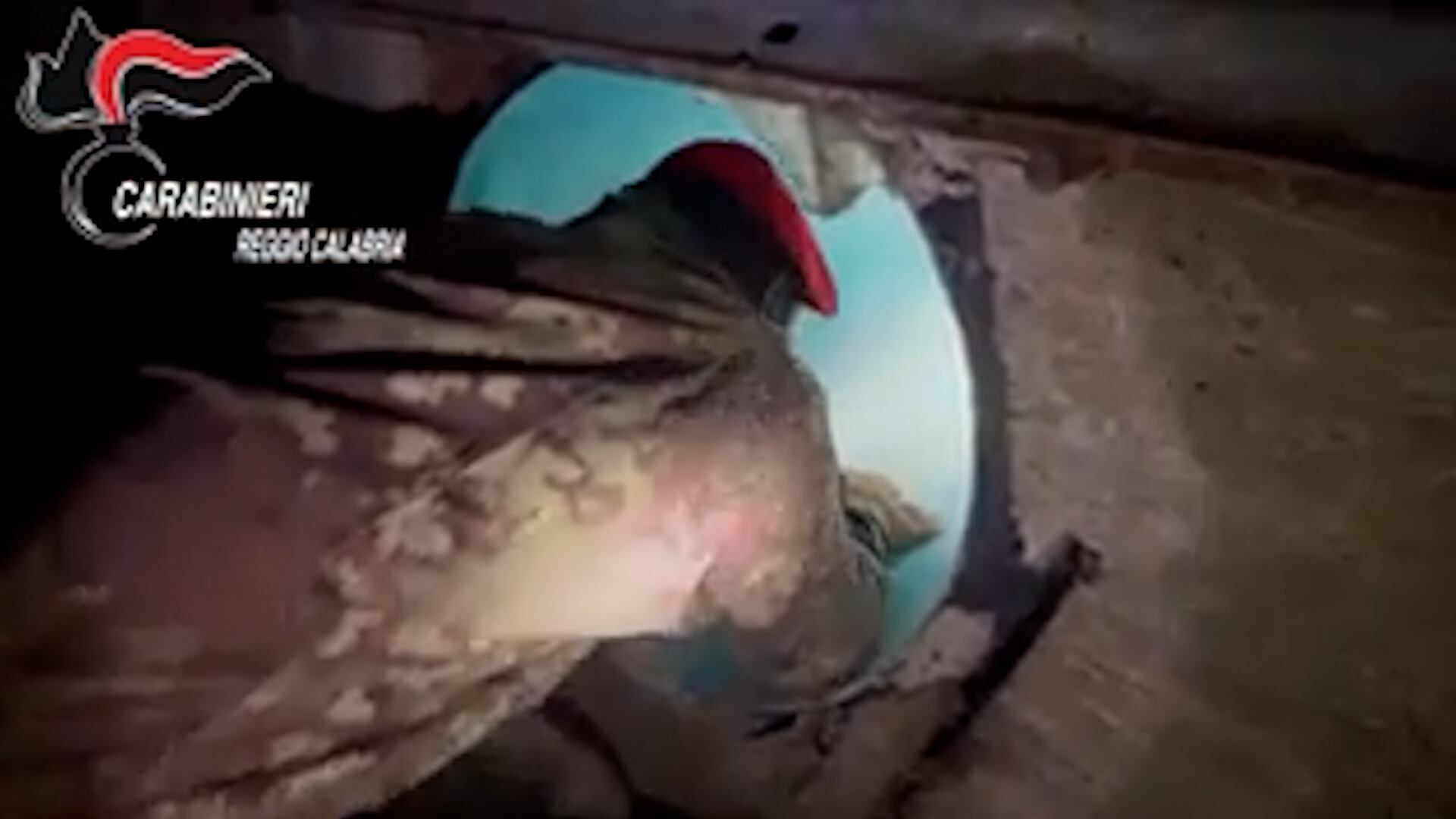 Logo de los Carabinieri de Reggio Calabria en una imagen de la operación, que derivó en el descubrimiento de un búnker subterráneo de la 'Ndrangheta con túnel de escape en Ardore, Calabria. (Carabinieri)