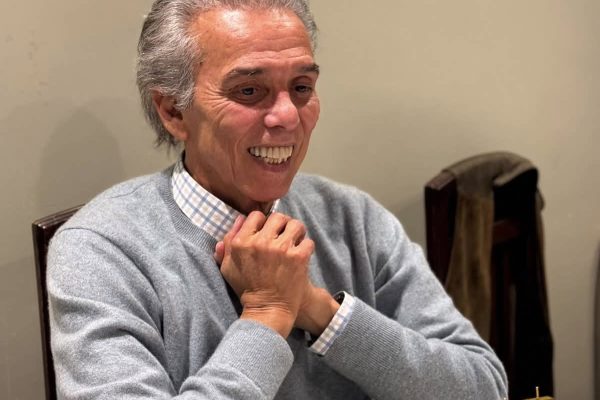 Jairo festejó sus 77 años con un encuentro íntimo y familiar: “Soy una persona afortunada”