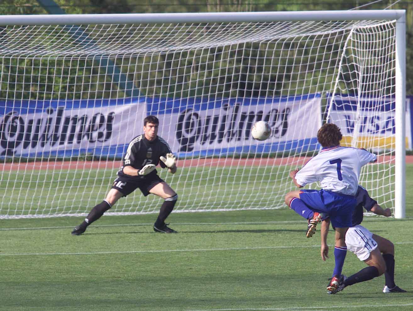 Mundial 2002: el arquero Pablo Cavallero durante uno de los amistosos previos a la cita con un equipo de Japón (Fotobaires)