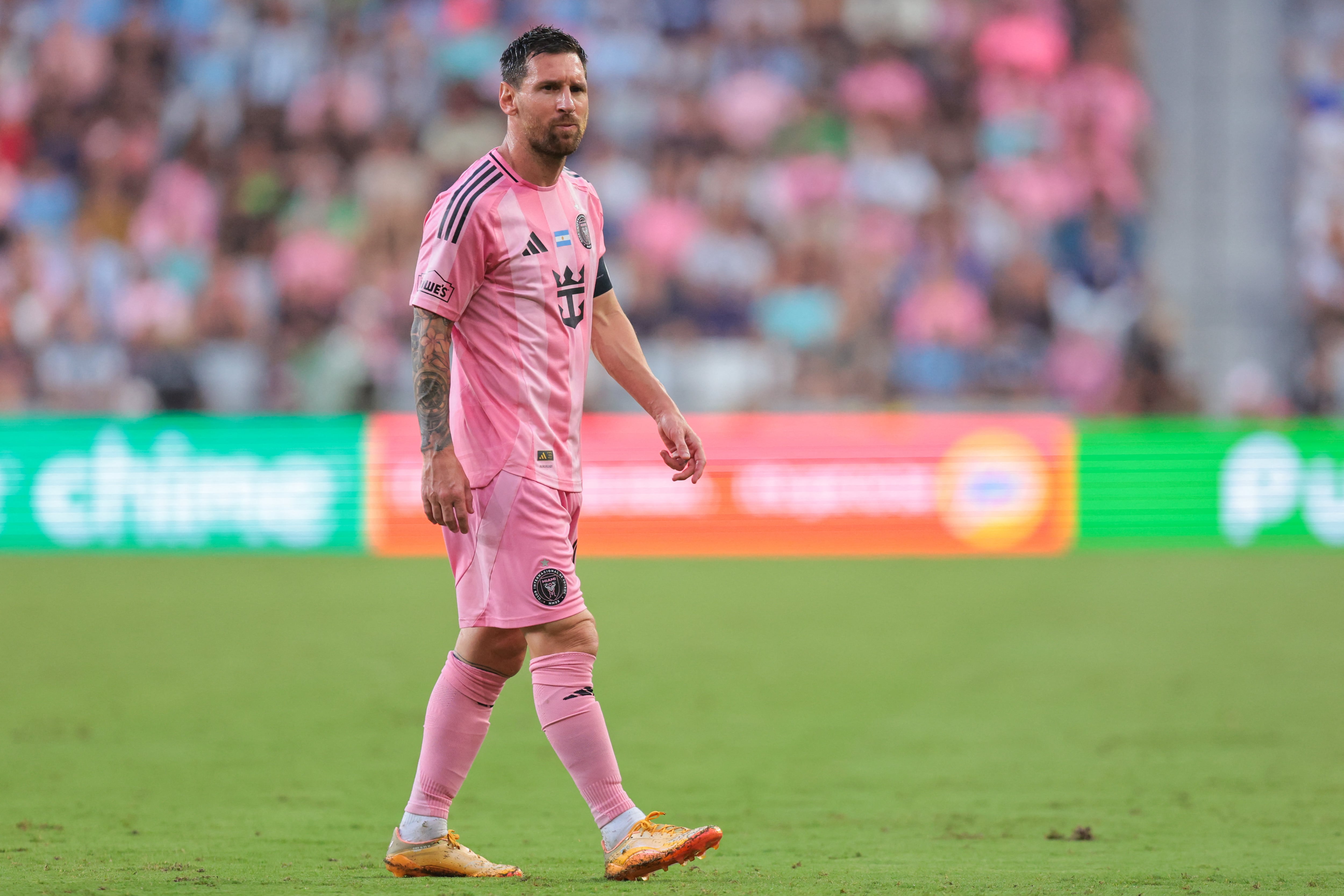 Messi, con la casaca de Las Garzas. El capitán se recupera de una sobrecarga muscular (Crédito obligatorio: Sam Navarro-Imagn Images)