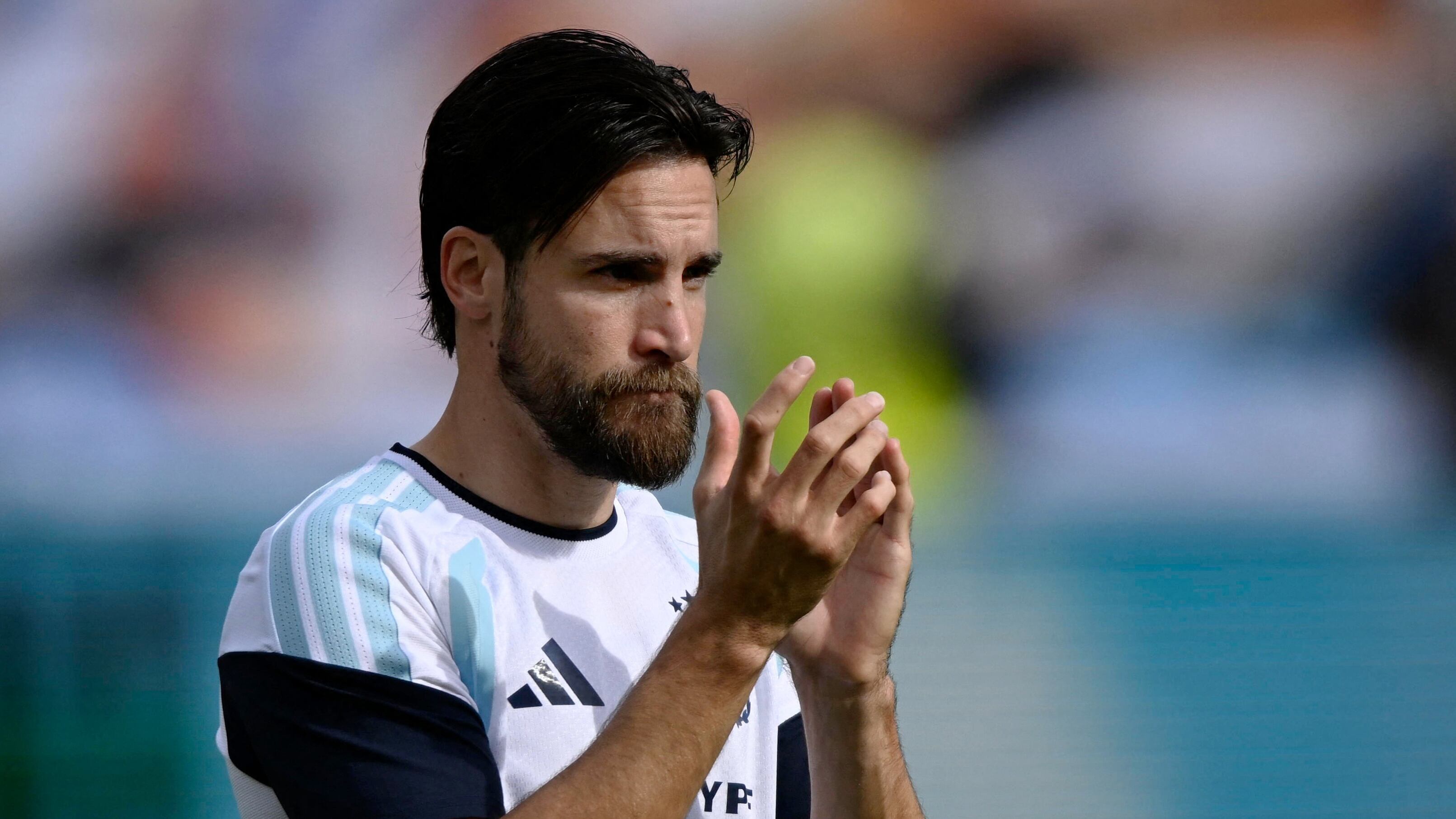 Nicolás Tagliafico se lesionó y ahora deberá esperar su recuperación (REUTERS/Pablo Morano)