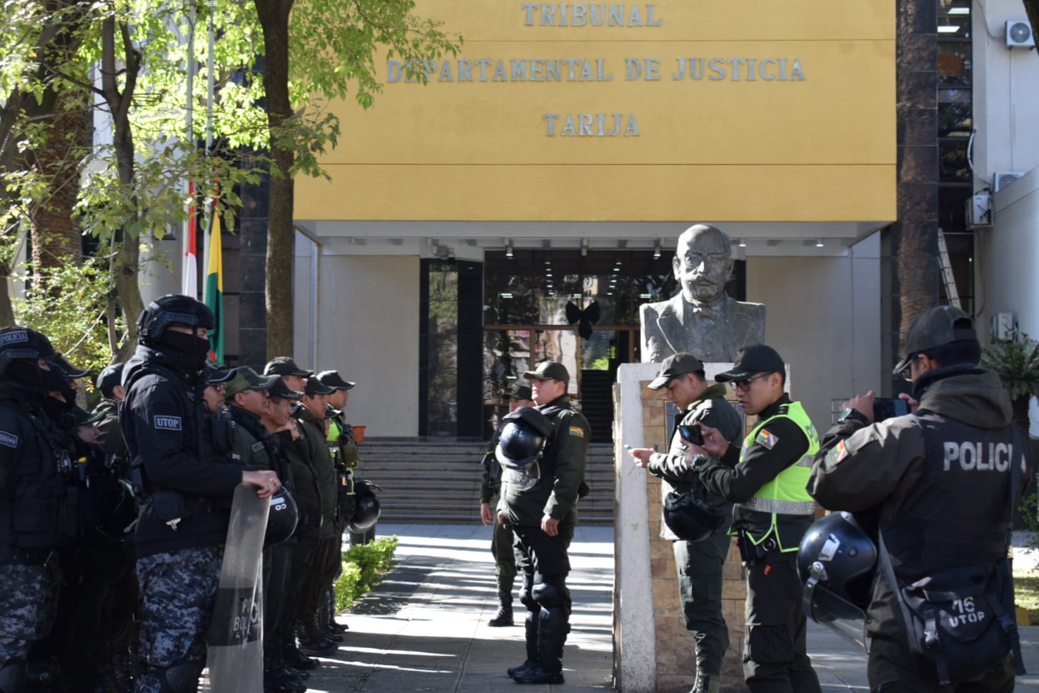 La Justicia de Bolivia aclaró que las órdenes de captura contra líderes sindicales solo están suspendidas de forma temporal (EFE)
