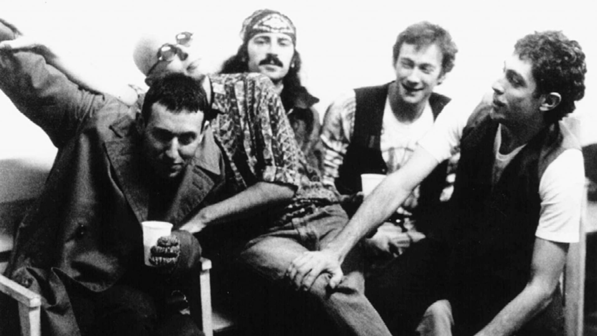 Cuatro Redonditos de Ricota en camarines: Skay Beilinson, Indio Solari, Sergio Dawi y Walter SIdotti