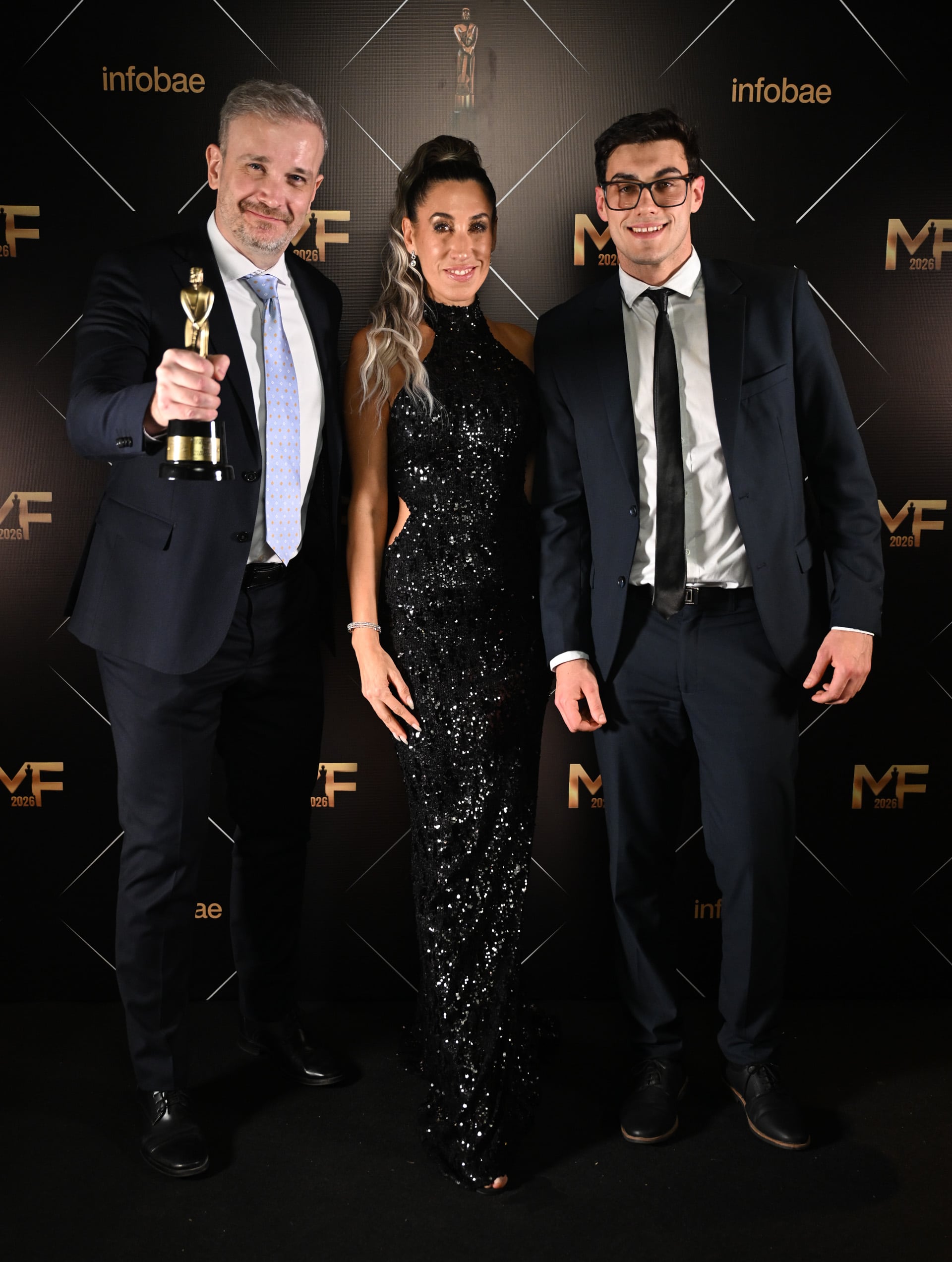 Agustín Challiol, editor; Martín Fernández Paz, director; y Luciana Elbusto, redactora de Paparazzi — Ganadores de Sitio / contenido de espectáculos