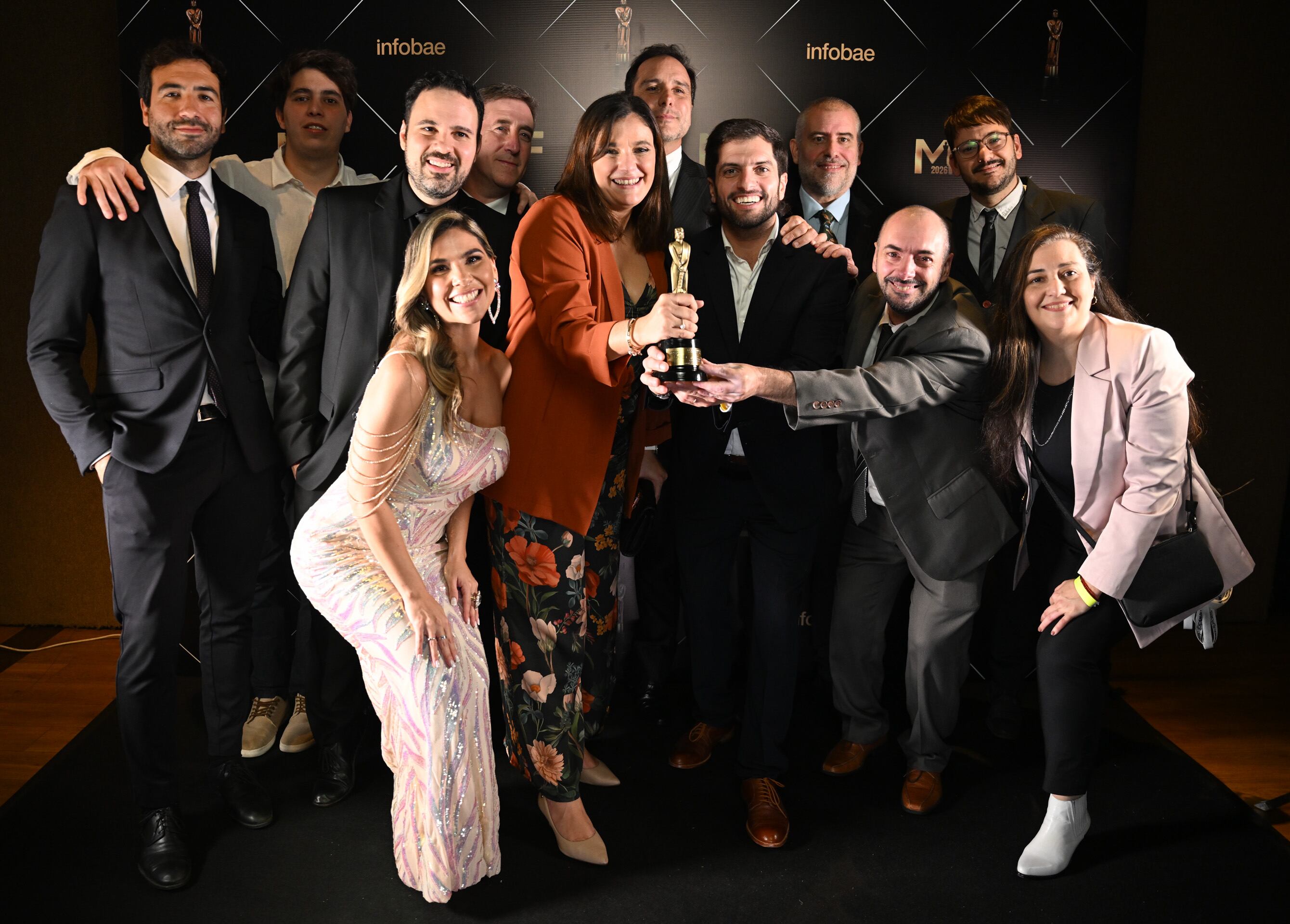 Marysol Falbo, producción; Martín Musciatti, director; Sebastián Muzi, corrección; Federico Carestía, Editor de espectáculos; Rosario Castagnet, Editora de internacionales; Agustín Rey, Editor de Farándula; Sebastián Dumont, y parte del equipo de News Digitales — Ganadores de Innovación en medios digitales