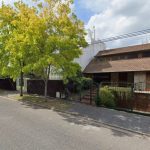 “Llevate todo”: el desesperado pedido de una mujer a un motochorro tras dejar a su hijo y a un amiguito frente a una casa