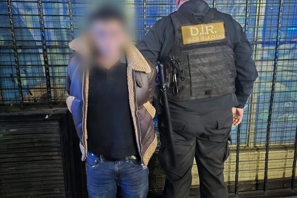 Lo buscaban por un homicidio en Chile y cayó en la Ciudad de Buenos Aires por el robo de celulares de alta gama