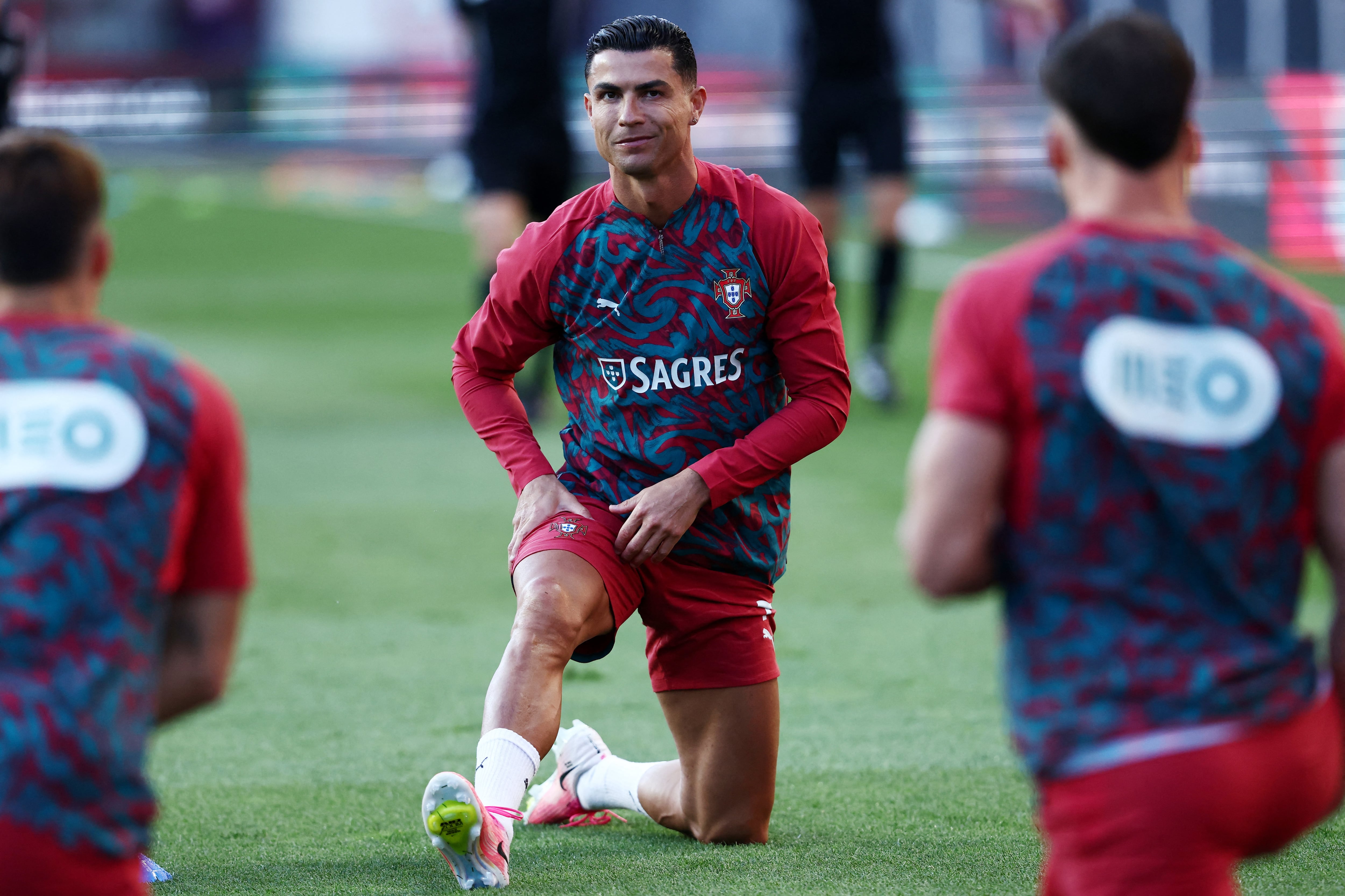 Cristiano Ronaldo recomienda ejercicios de pierna sin equipo para sostener la longevidad deportiva y el alto rendimiento (REUTERS/Rodrigo Antunes)