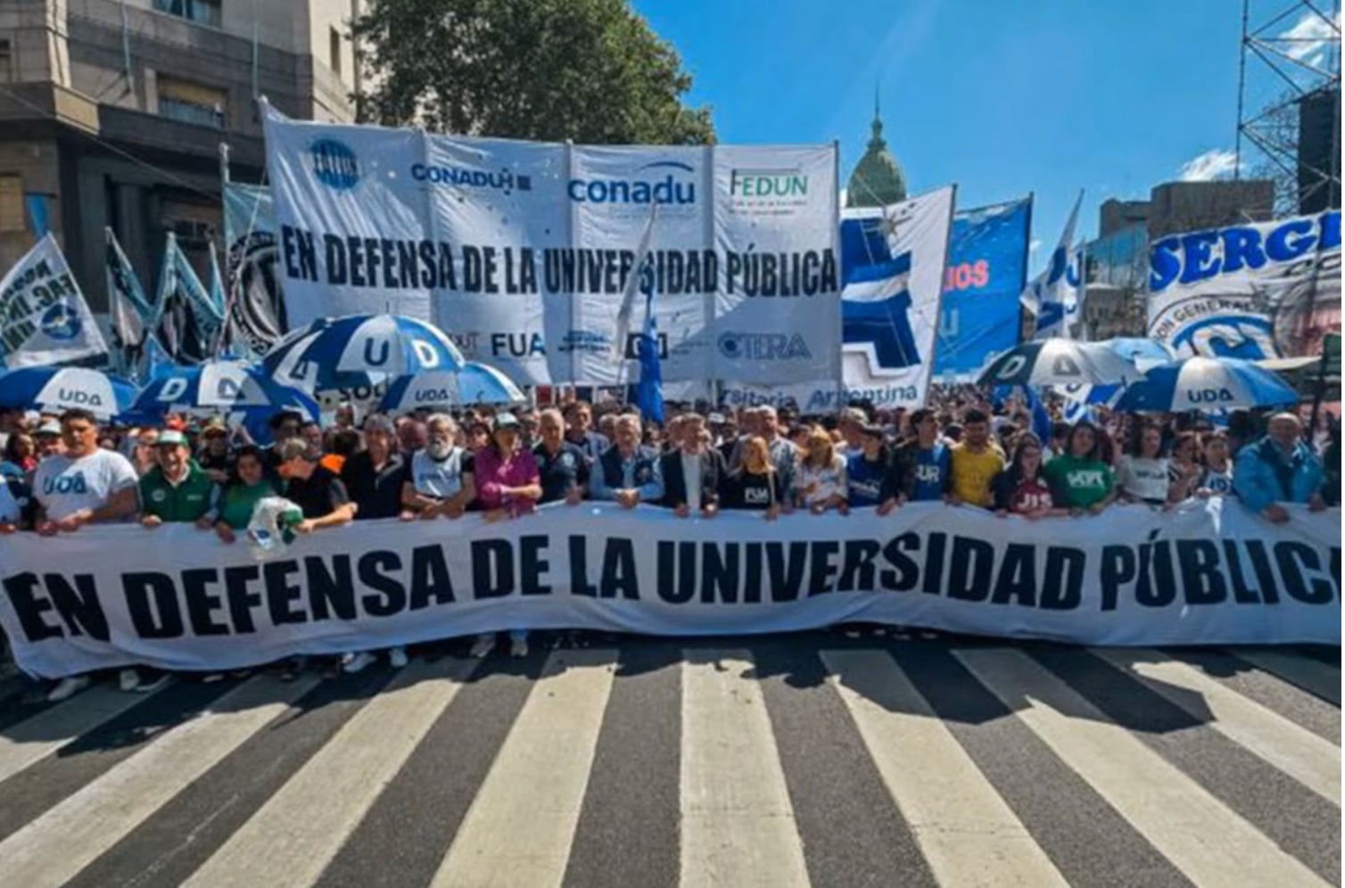 Los docentes universitarios de las universidades nacionales anunciaron un paro nacional del 16 al 20 de junio en reclamo del cumplimiento de la Ley de Financiamiento Universitario