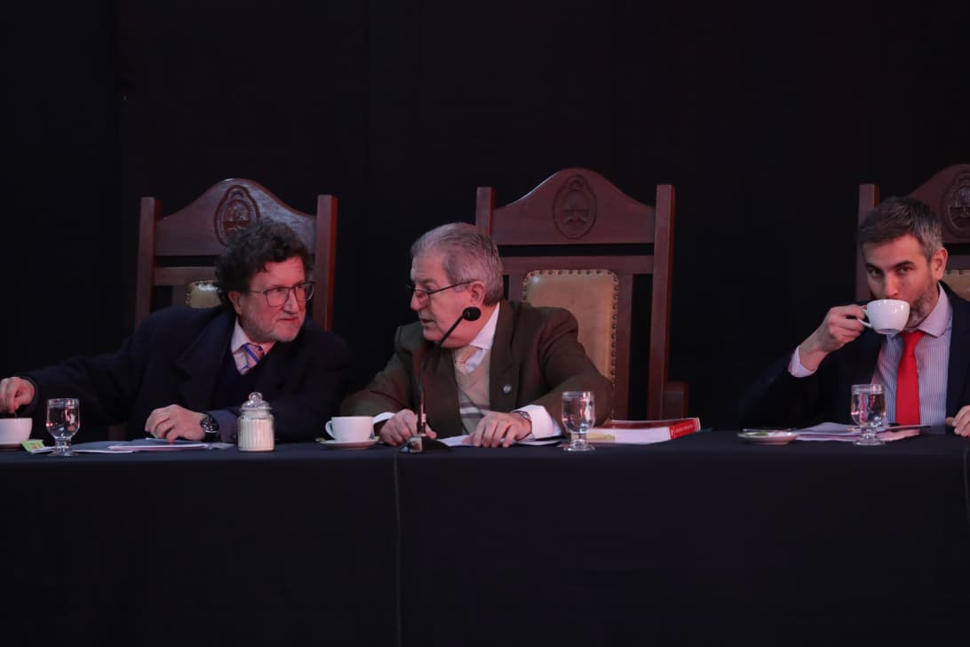 Los jueces del tribunal: Eduardo Belforte, Fermín Ceroleni y Simón Pedro Bracco 