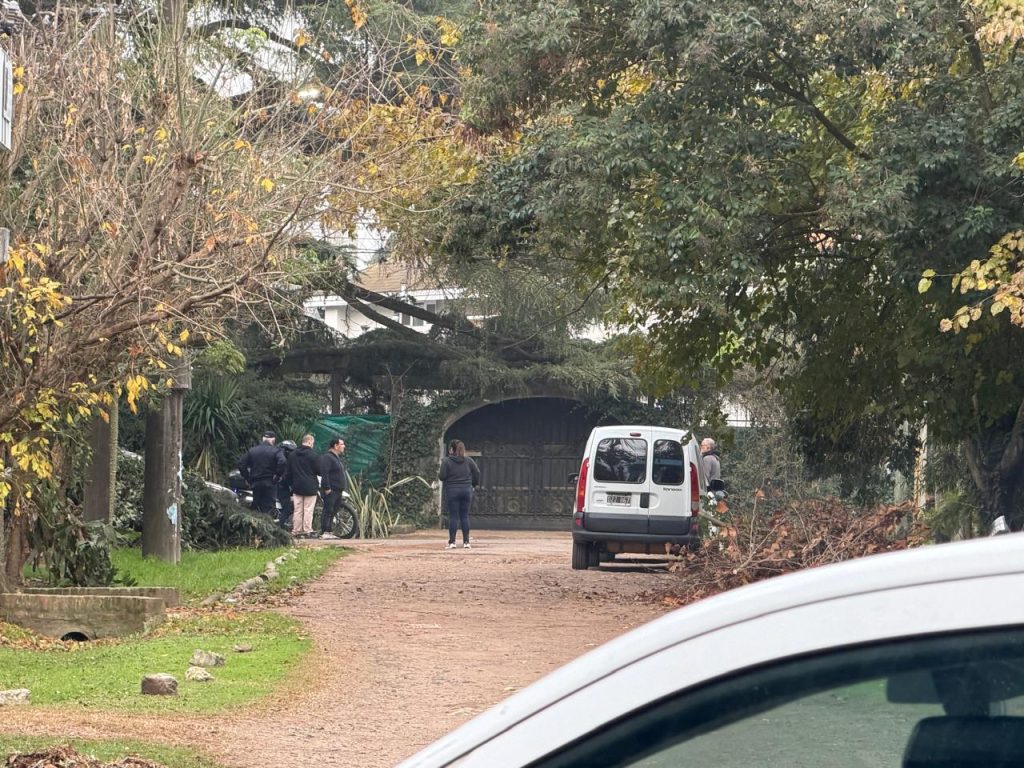 Los primeros detalles oficiales de la muerte del Indio Solari: lo encontró su cuidadora al lado de la pileta