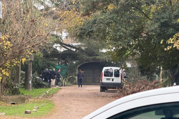 Los primeros detalles oficiales de la muerte del Indio Solari: lo encontró su cuidadora al lado de la pileta