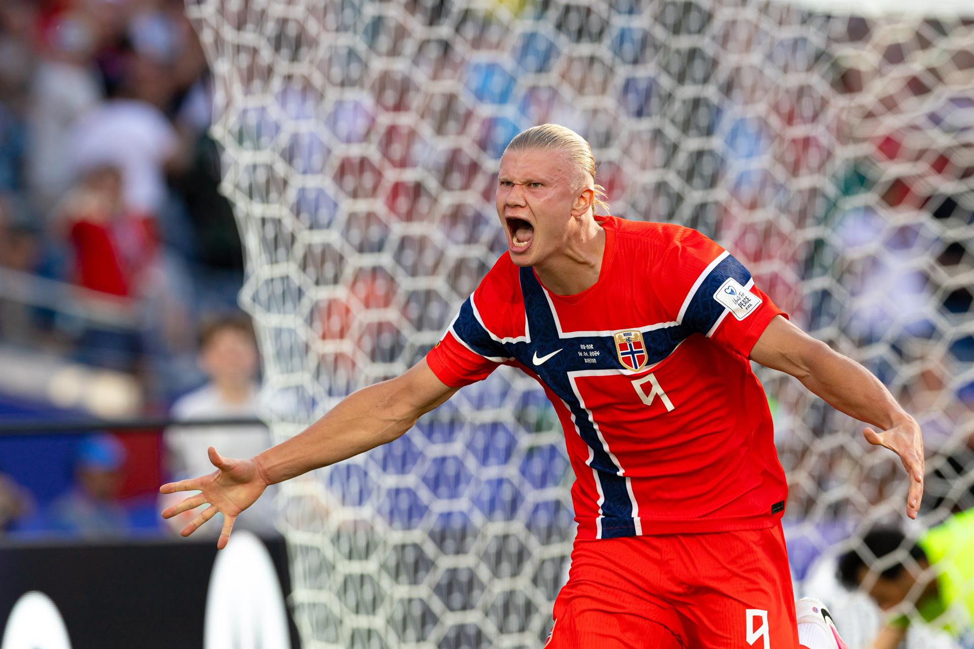 Erling Haaland se consolidó entre los mejores futbolistas del mundo por su capacidad goleadora, su potencia física y su impacto en el juego ofensivo (Europa Press)