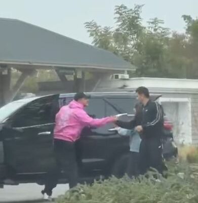 Mauro Icardi se reencontró con sus hijas luego de dos meses sin verse: el video en la puerta del country