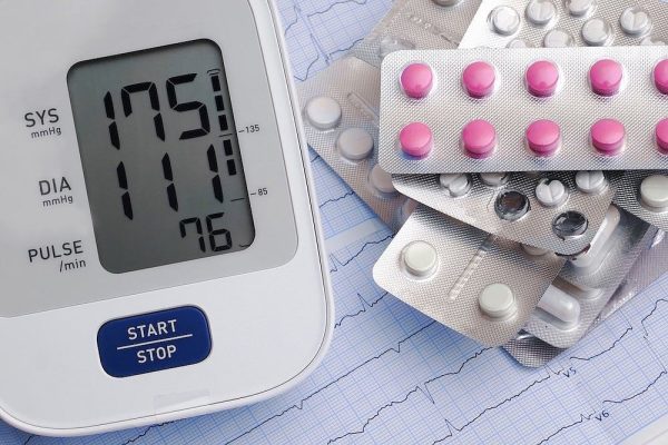 Medicamentos populares para la presión arterial relacionados con riesgo de daño renal en diabetes tipo 2
