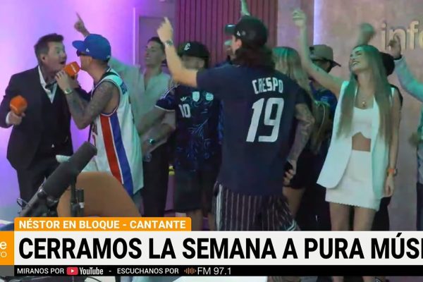 Néstor en Bloque le puso cumbia a Infobae Mundial y levantó el estudio con dos clásicos