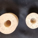 Nuevos hallazgos en Egipto: ataúd dorado, joyas y cosméticos de una tumba casi intacta