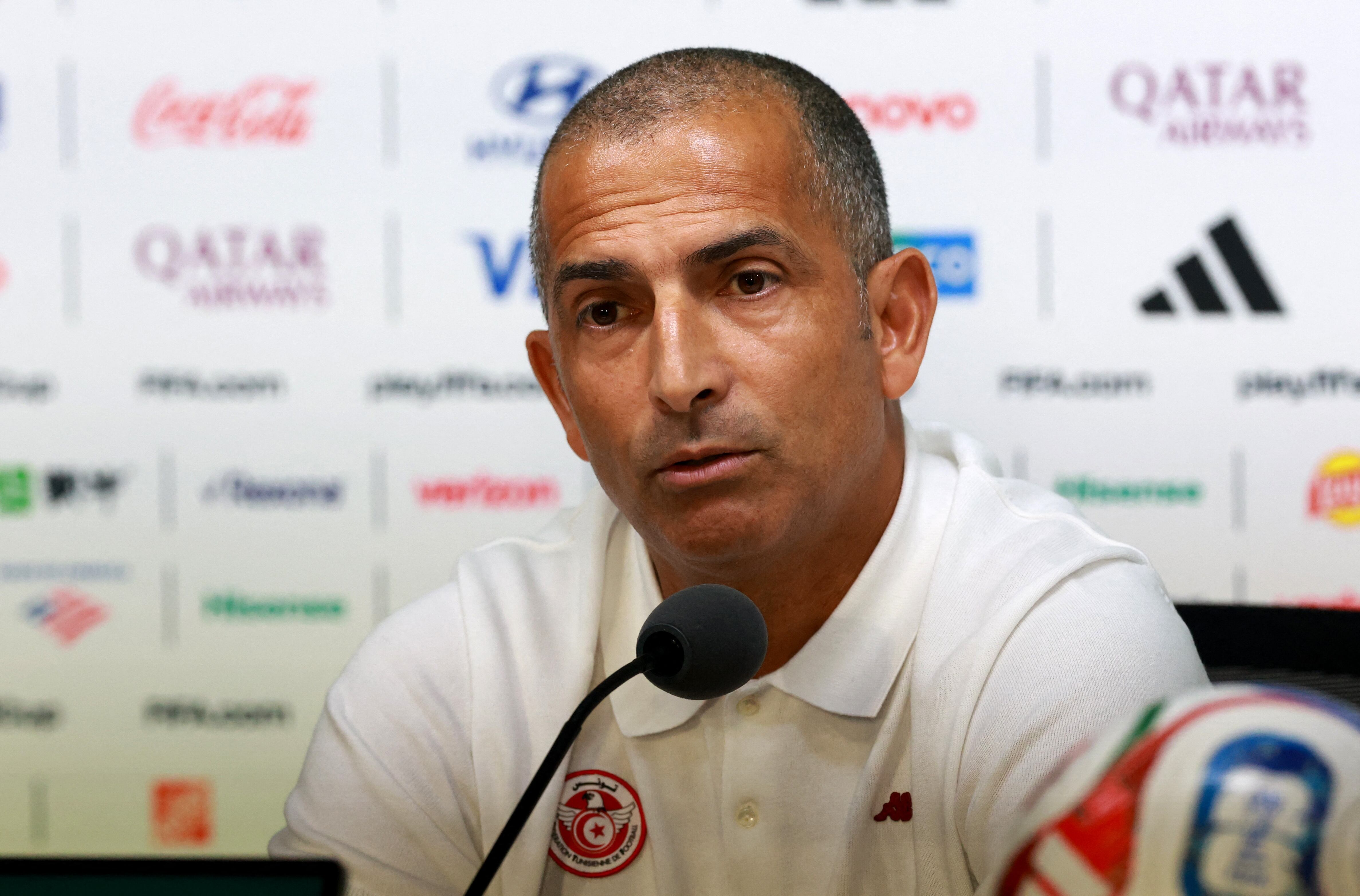 Sabri Lamouchi fue destituido de su cargo en Túnez en pleno Mundial tras caer por 5-1 ante Suecia (REUTERS/Henry Romero)