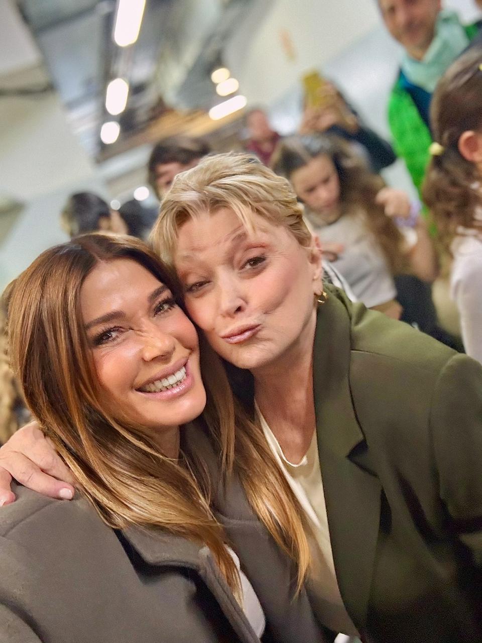 Cathy junto a Graciela Pal