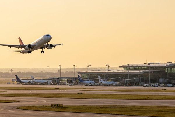 Por qué el jet lag puede ser el peor rival de quienes viajan al Mundial y cómo revertirlo