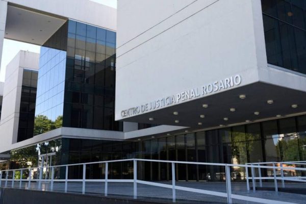 Primer juicio por jurados en Rosario: condenaron a prisión perpetua a un Aníbal Cabaña por el crimen de su exesposa y su pareja