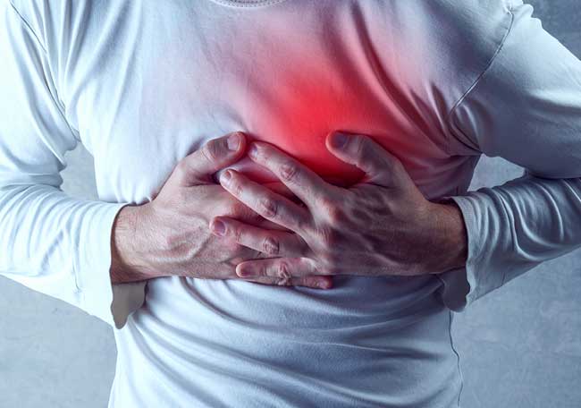 Fernando Gago, director técnico de la Universidad de Chile, fue sometido a una operación de urgencia tras sufrir un infarto agudo de miocardio en Santiago (IntraMed)