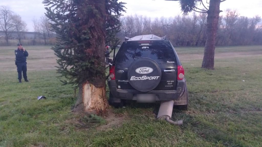 Quién es la ex policía que fue detenida tras protagonizar un choque fatal y ocultar un arma dentro de un patrullero
